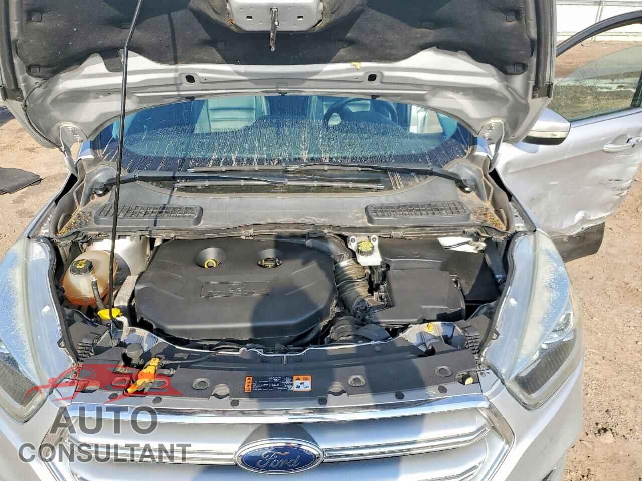 FORD ESCAPE 2017 - 1FMCU9J94HUB13114