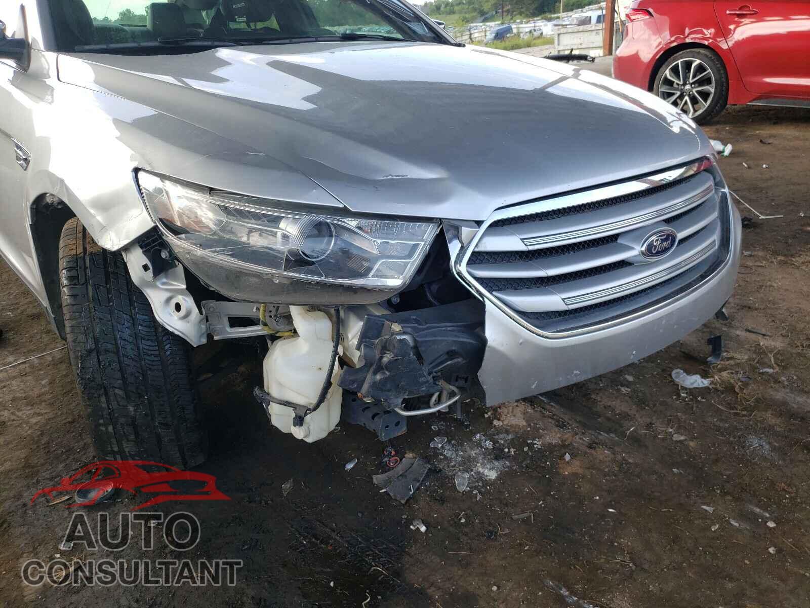 FORD TAURUS 2018 - 1FAHP2F81JG133436