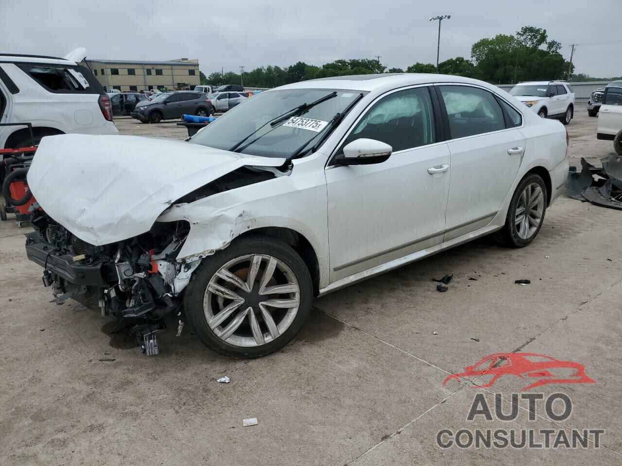 VOLKSWAGEN PASSAT 2017 - 1VWGT7A32HC066726