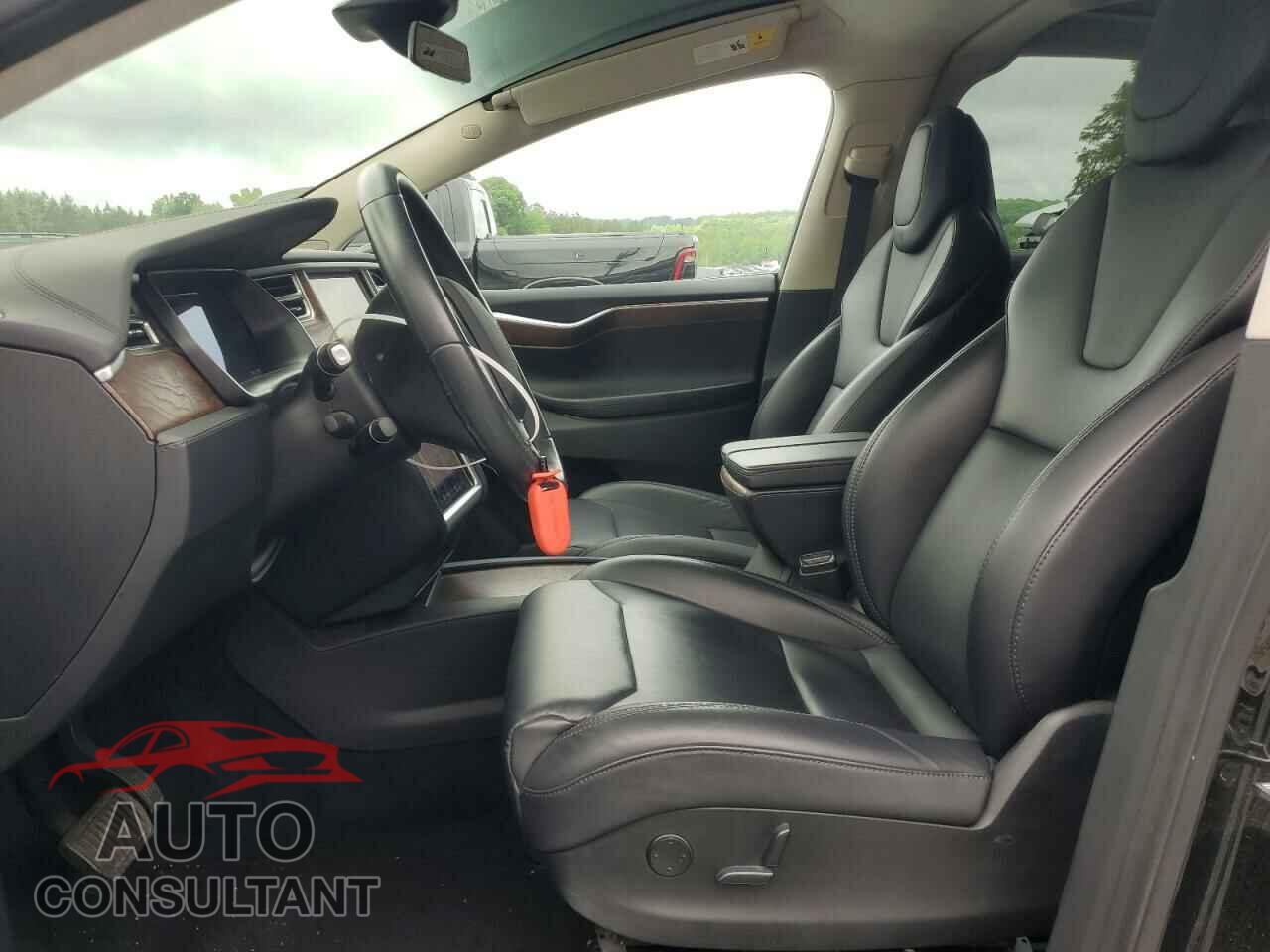 TESLA MODEL X 2017 - 5YJXCBE24HF066611