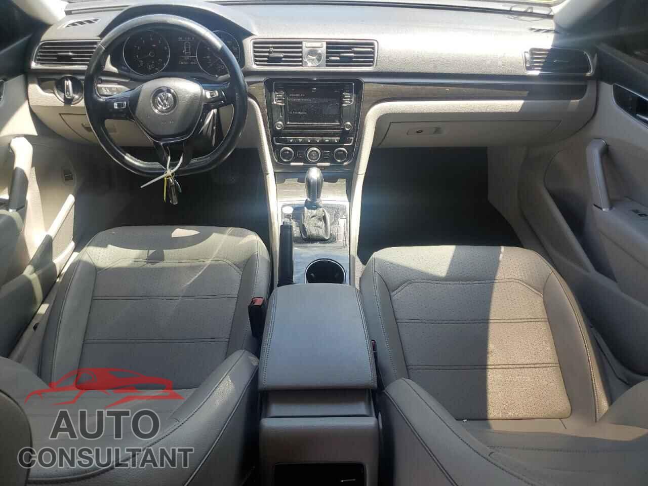 VOLKSWAGEN PASSAT 2017 - 1VWBT7A38HC059001
