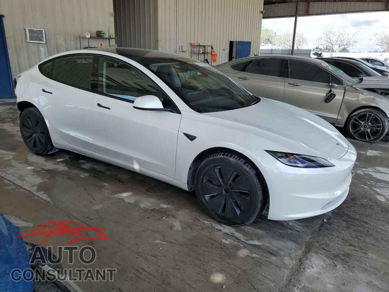 TESLA MODEL 3 2024 - 5YJ3E1EA0RF743987