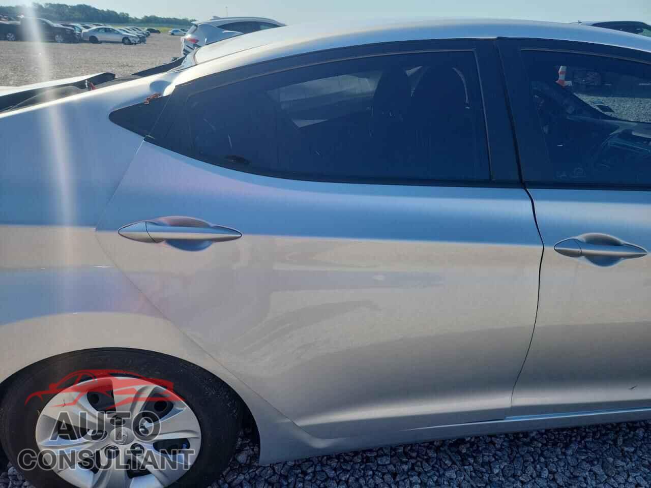 HYUNDAI ELANTRA 2016 - 5NPDH4AE5GH682995