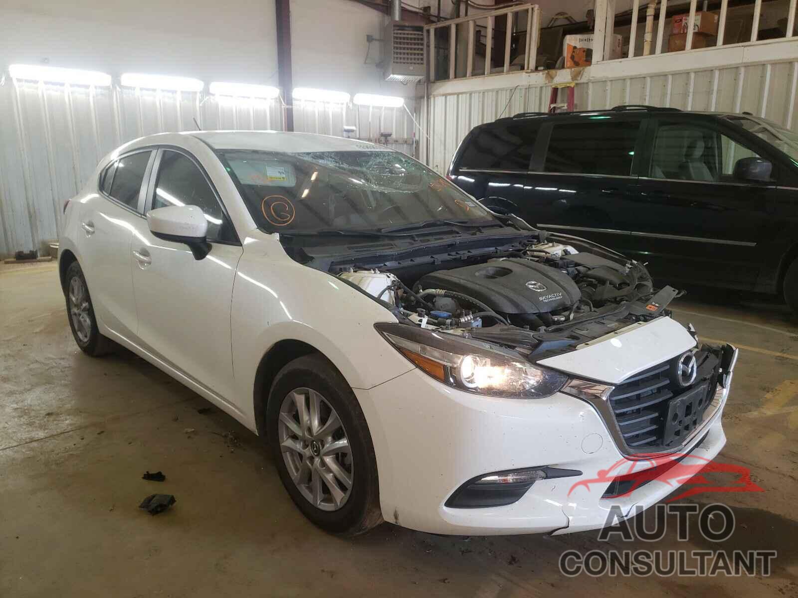 MAZDA 3 2018 - 3MZBN1K73JM235420