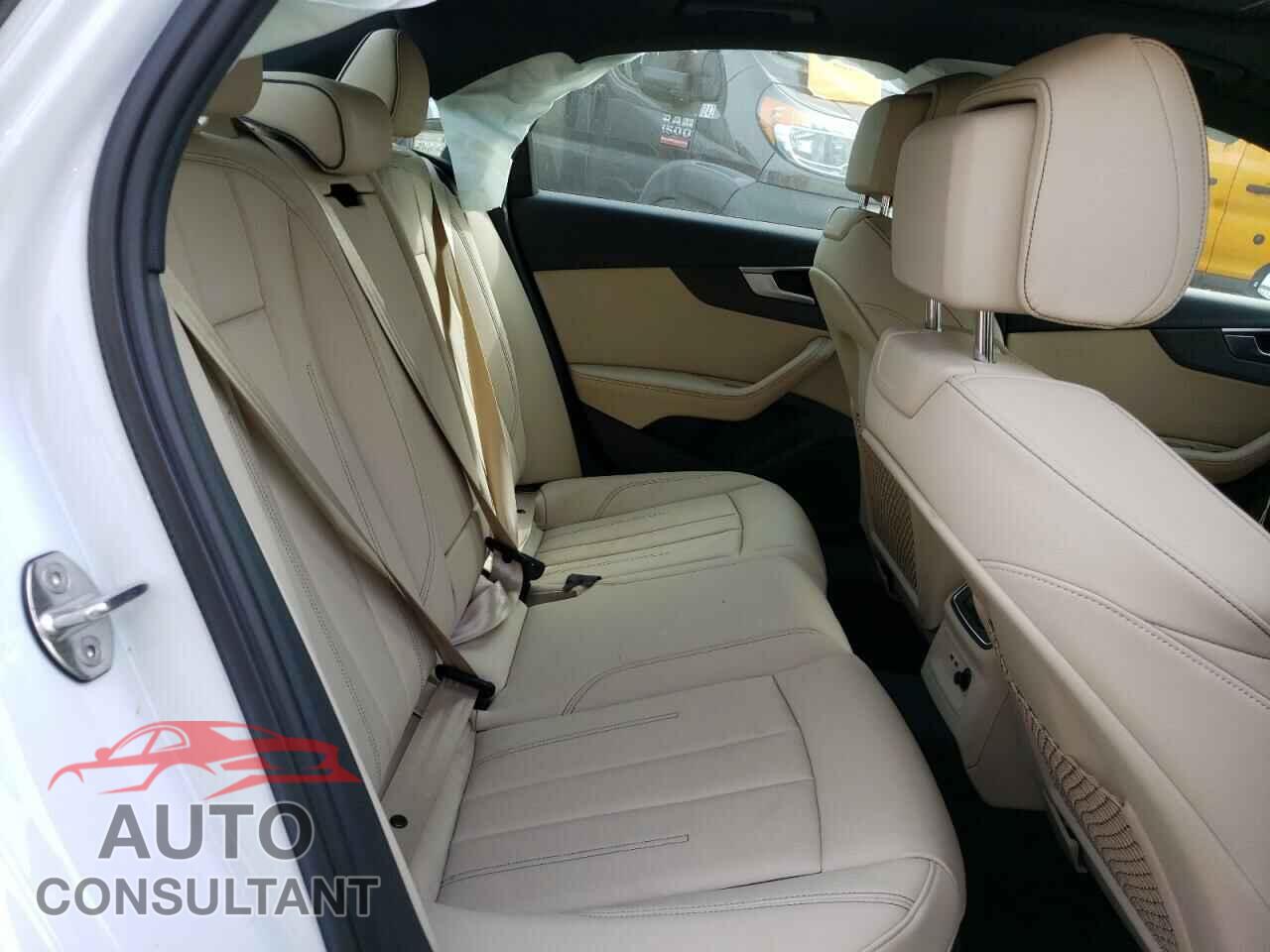 AUDI A4 2022 - WAUEAAF43NN014792