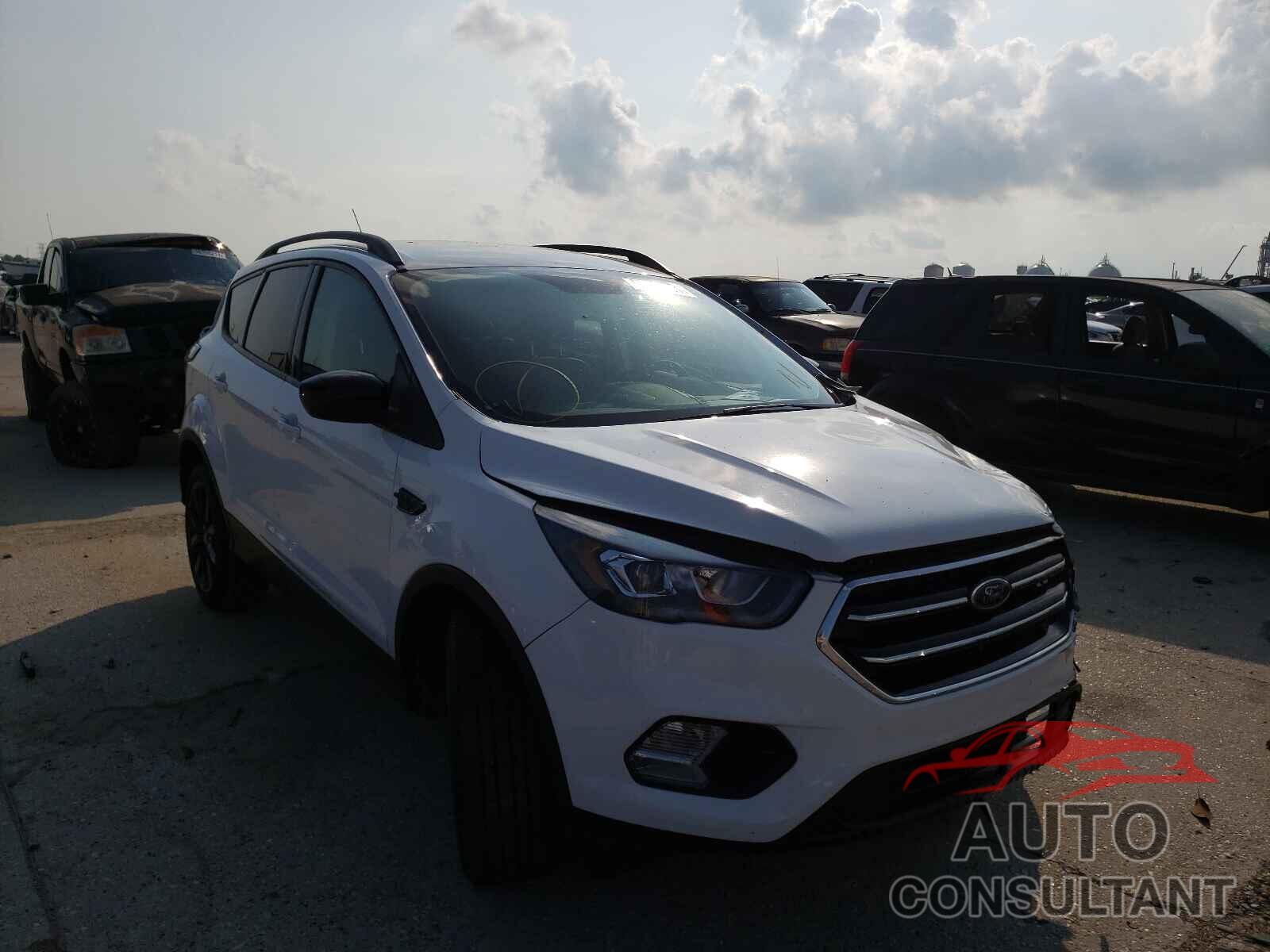 FORD ESCAPE 2018 - 1FMCU0GD6JUD14395