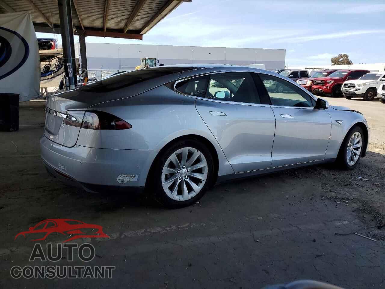 TESLA MODEL S 2015 - 5YJSA1E16FF116097