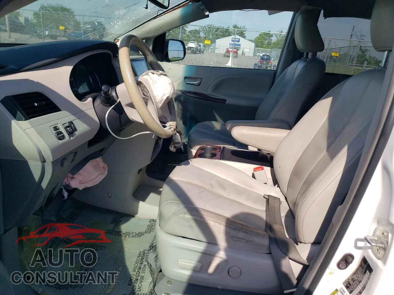 TOYOTA SIENNA 2012 - 5TDYK3DC5CS219752