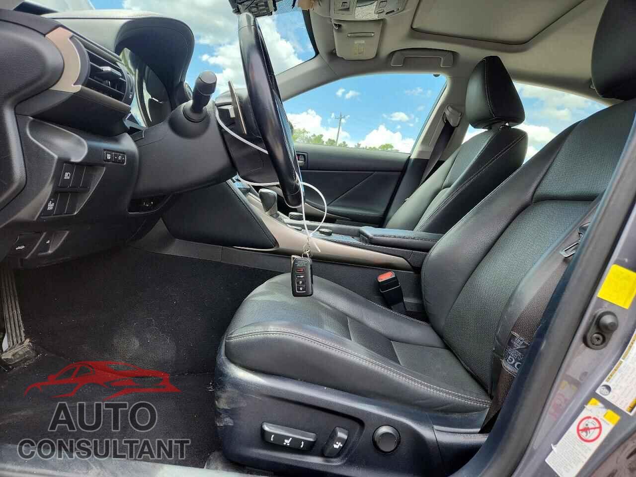 LEXUS IS 2017 - JTHCM1D29H5024412