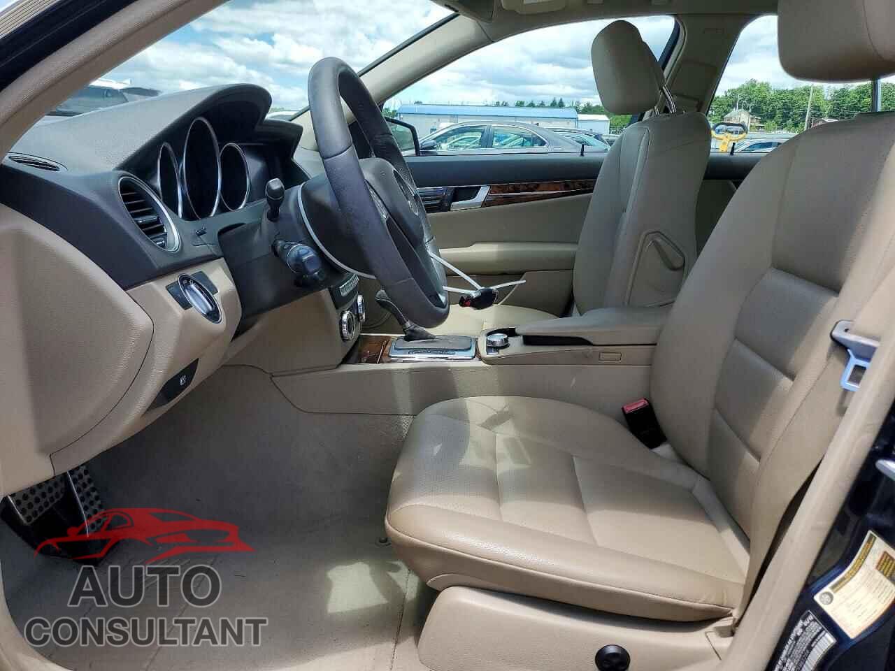 MERCEDES-BENZ C-CLASS 2012 - WDDGF8BB2CF861259