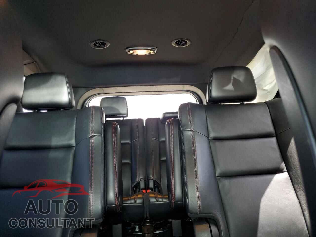 DODGE DURANGO 2018 - 1C4RDJDG3JC483041