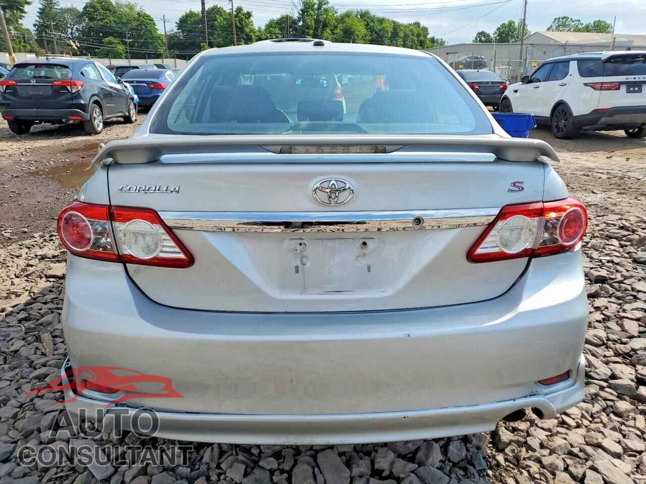 TOYOTA COROLLA 2011 - 2T1BU4EE8BC618037