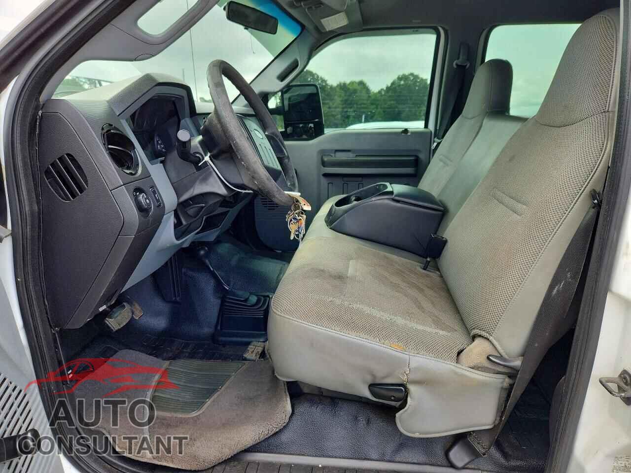 FORD F250 2011 - 1FT7W2B68BEA59412