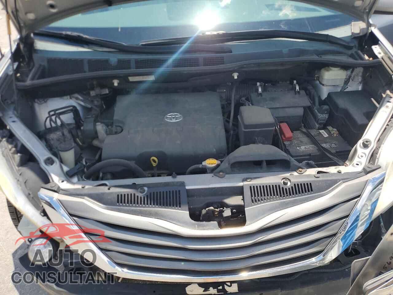TOYOTA SIENNA 2013 - 5TDYK3DC7DS343359