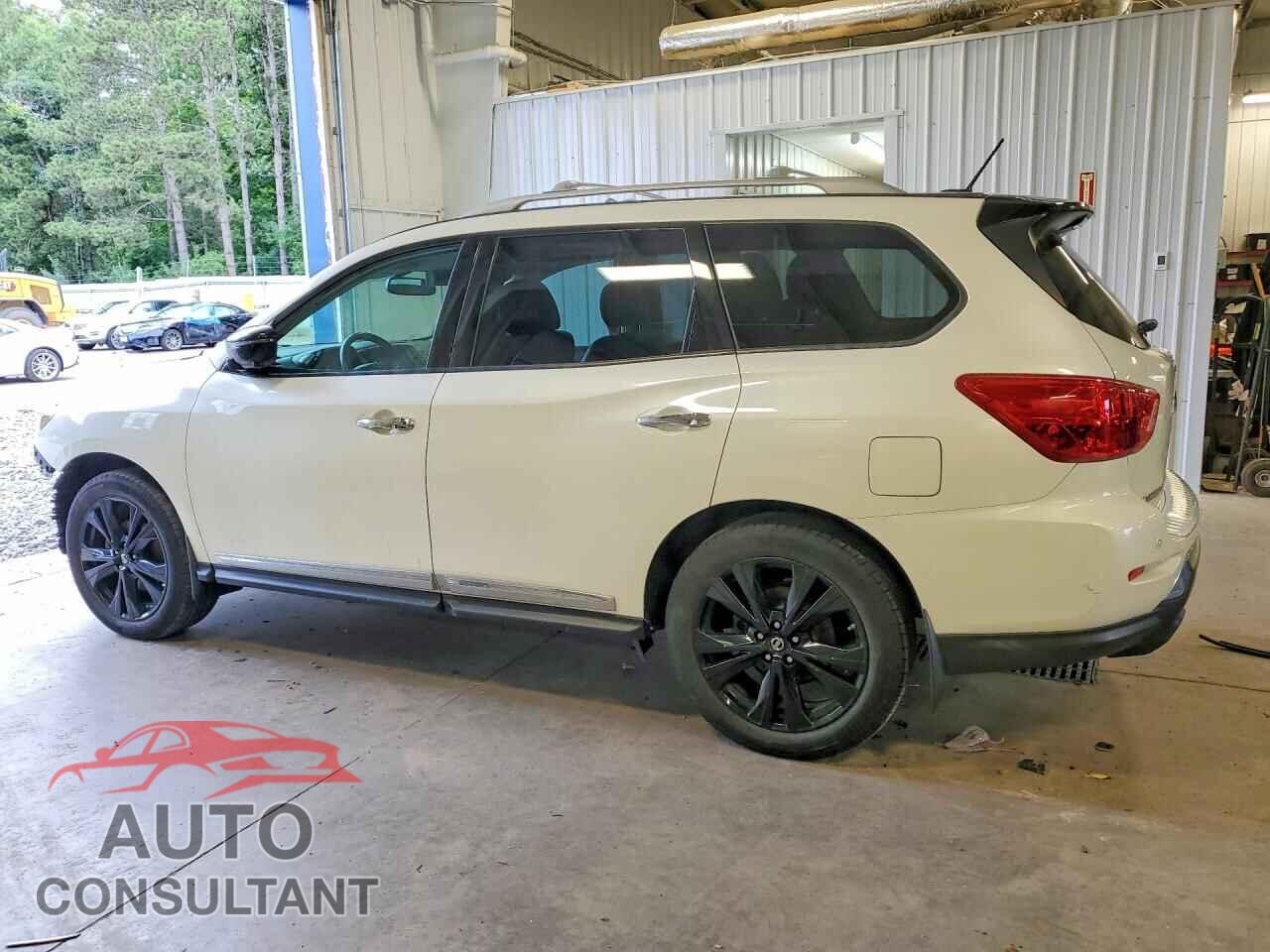NISSAN PATHFINDER 2017 - 5N1DR2MMXHC696257
