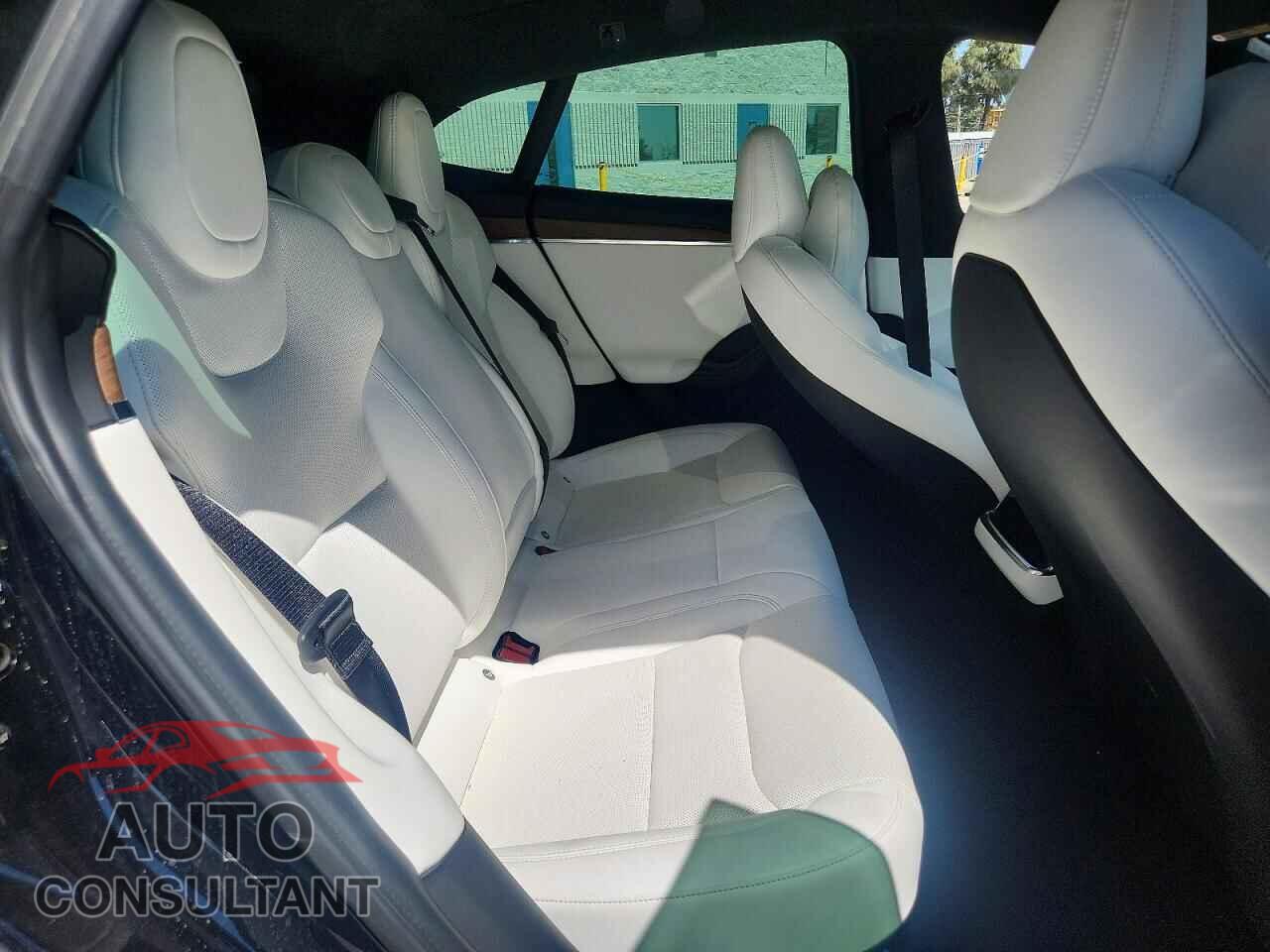 TESLA MODEL S 2023 - 5YJSA1E5XPF499756