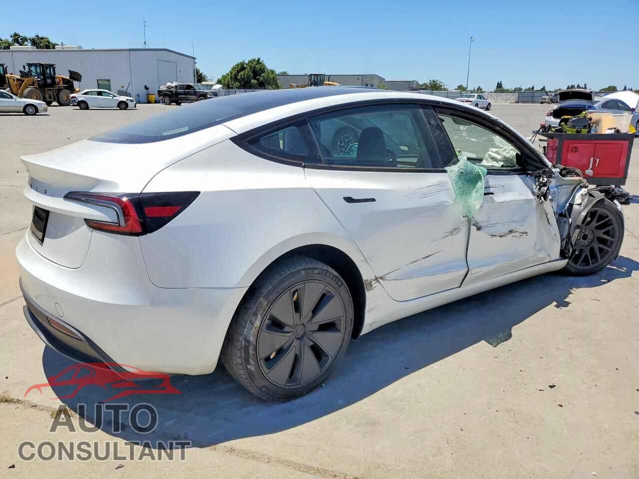 TESLA MODEL 3 2024 - 5YJ3E1EA3RF784856