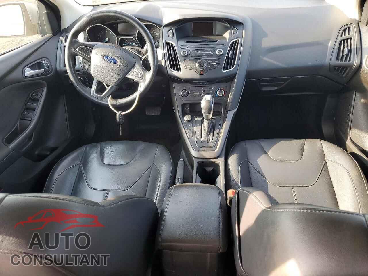 FORD FOCUS 2016 - 1FADP3F22GL224747