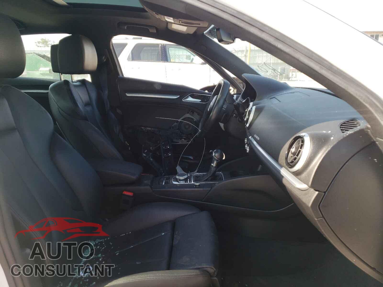 AUDI A3 2018 - WAUJ8GFF2J1033253