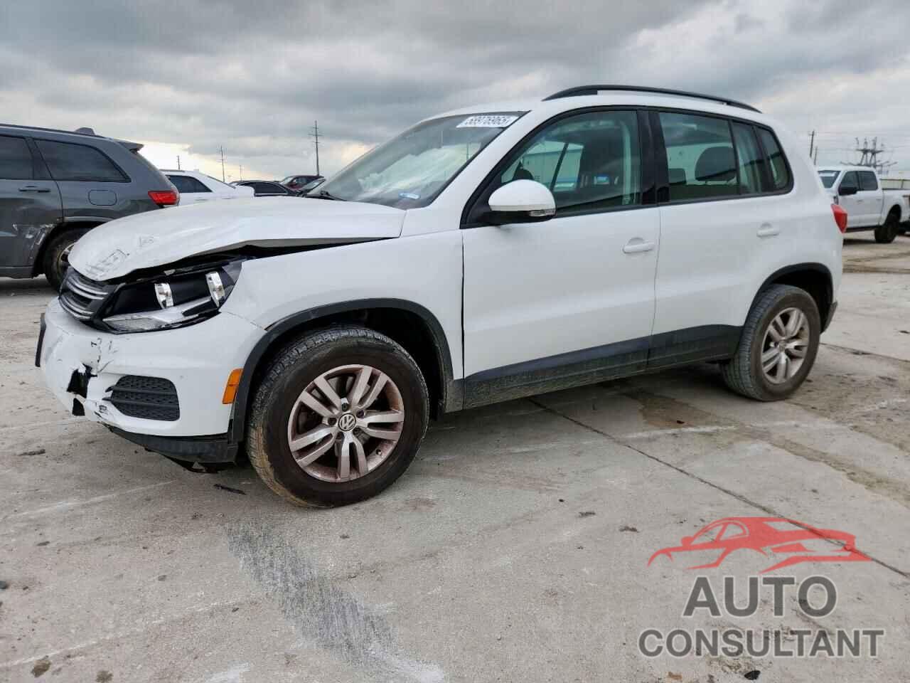 VOLKSWAGEN TIGUAN 2017 - WVGAV7AX6HK034093