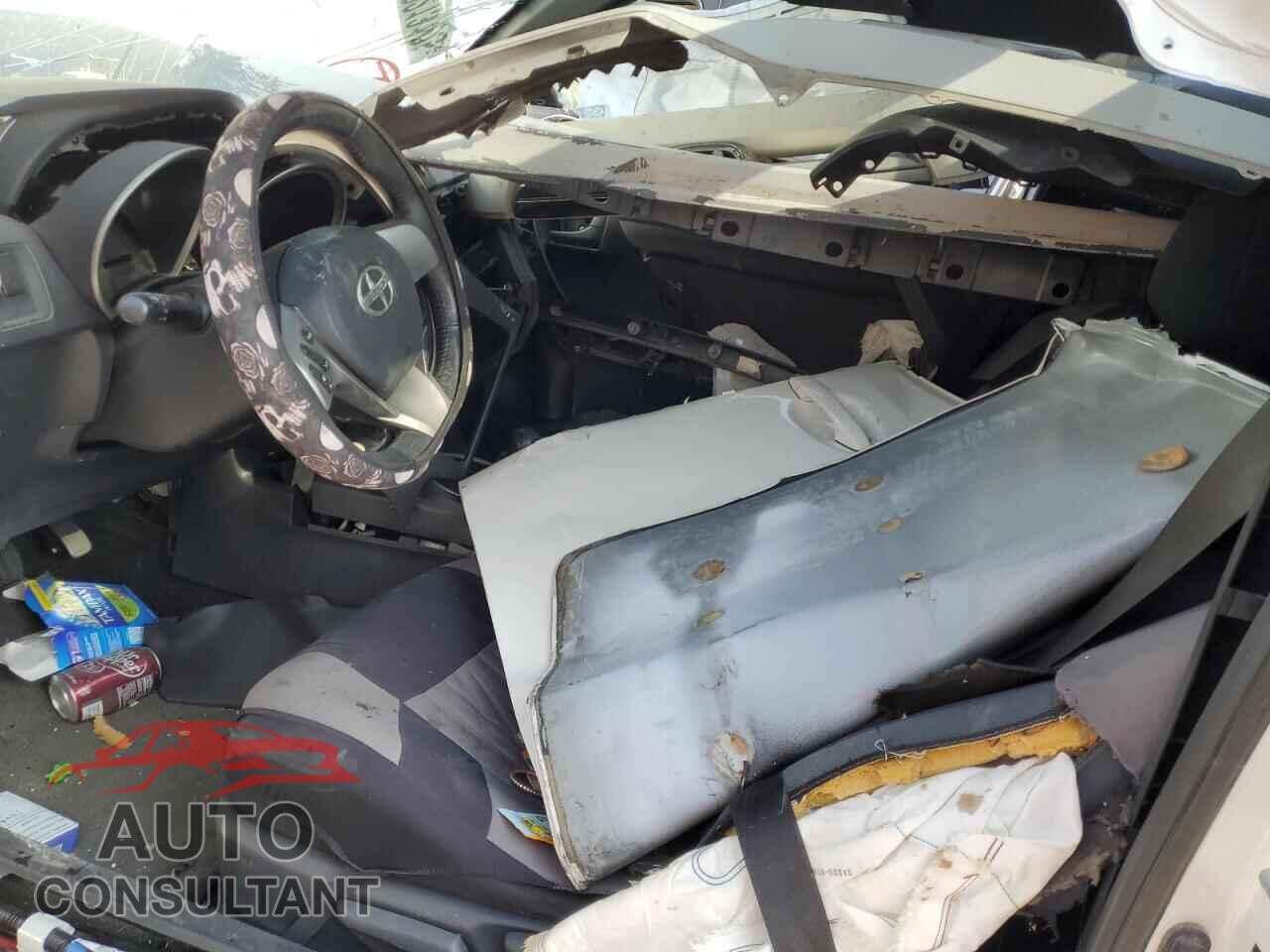TOYOTA SCION 2012 - JTKJF5C71C3032444