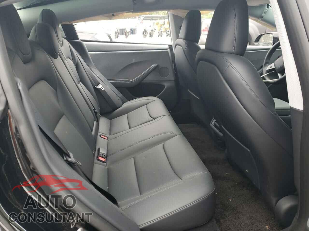 TESLA MODEL 3 2024 - 5YJ3E1EA3RF740372