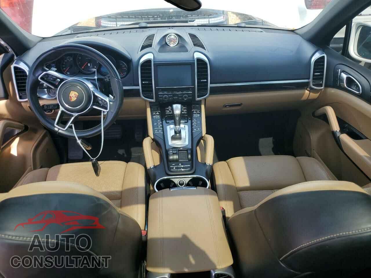 PORSCHE CAYENNE 2016 - WP1AA2A26GLA09807