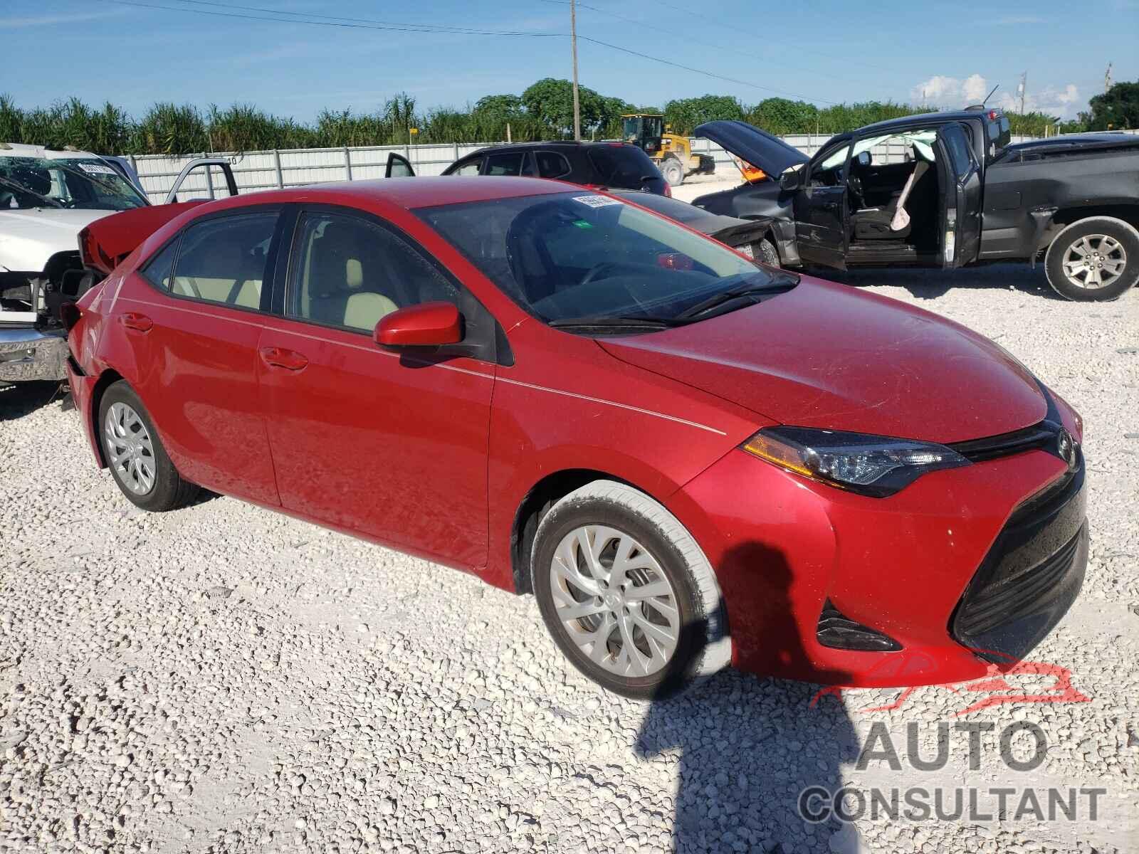 TOYOTA COROLLA 2018 - 5YFBURHE2JP785372