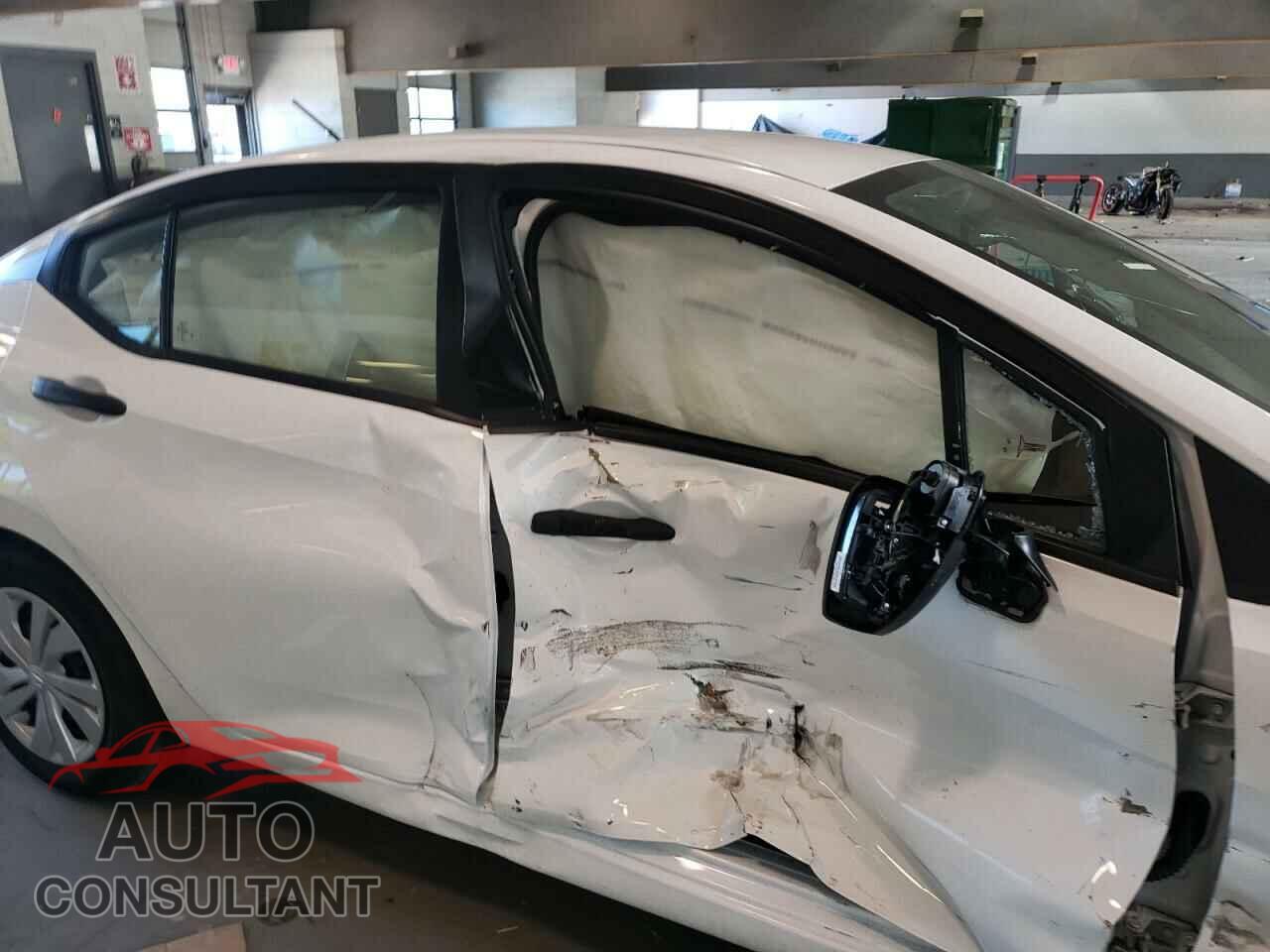 NISSAN VERSA 2020 - 3N1CN8DV7LL912010