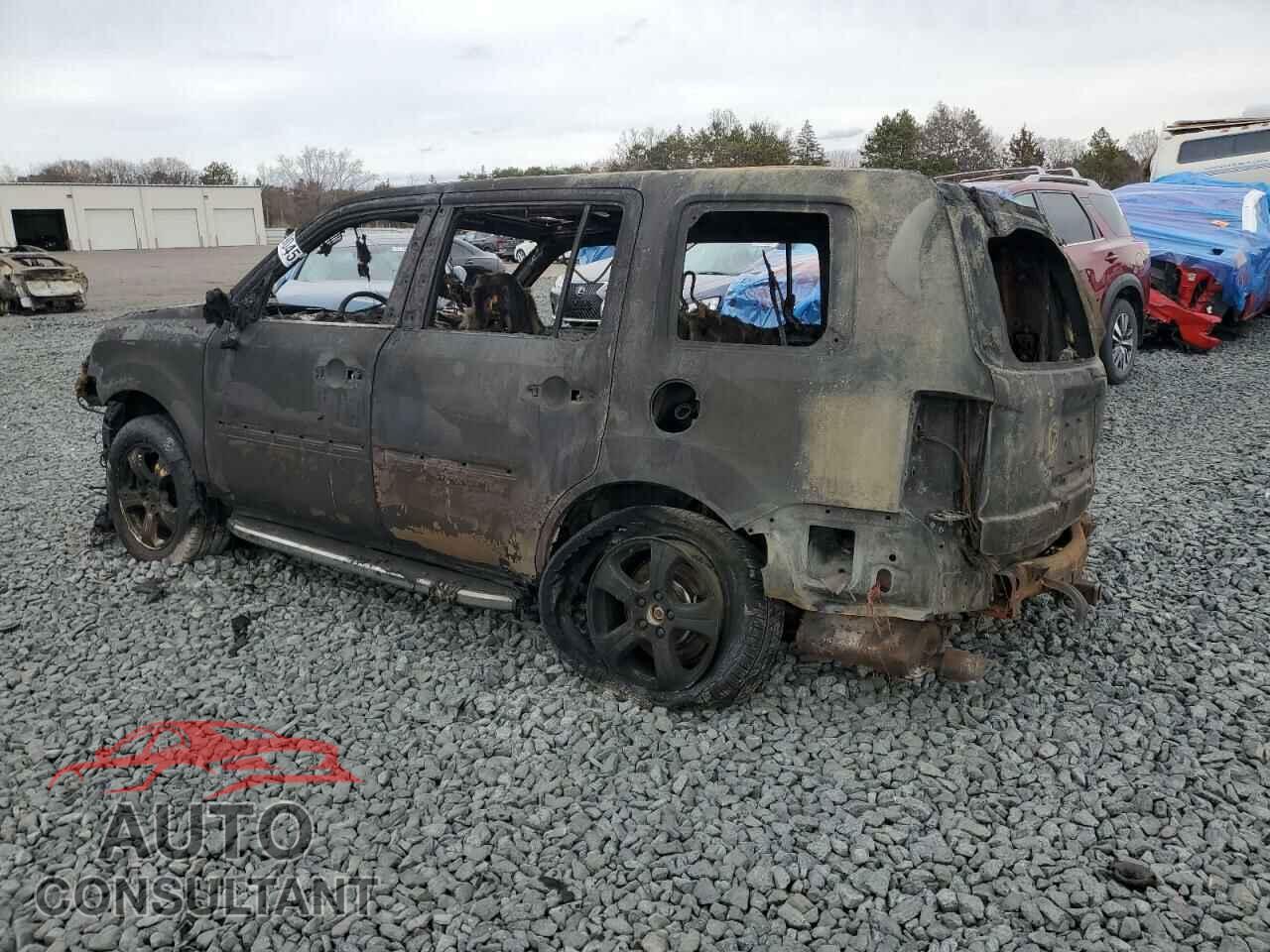 HONDA PILOT 2015 - 5FNYF4H58FB031807