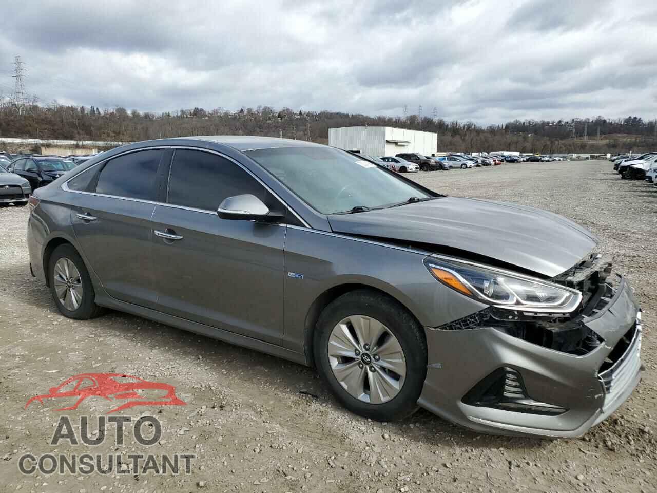 HYUNDAI SONATA 2018 - KMHE24L39JA082766