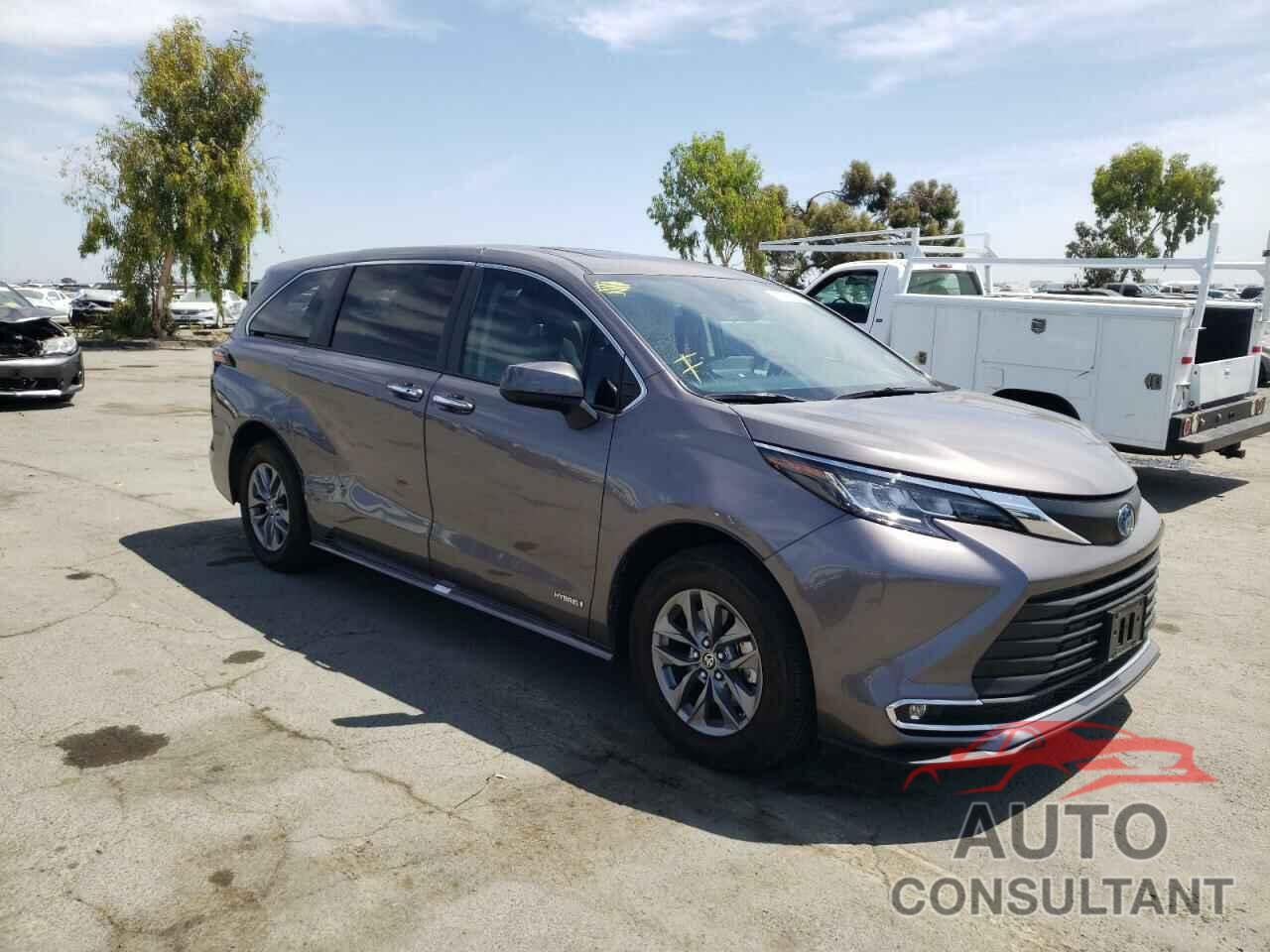 TOYOTA SIENNA 2021 - 5TDYRKECXMS059776