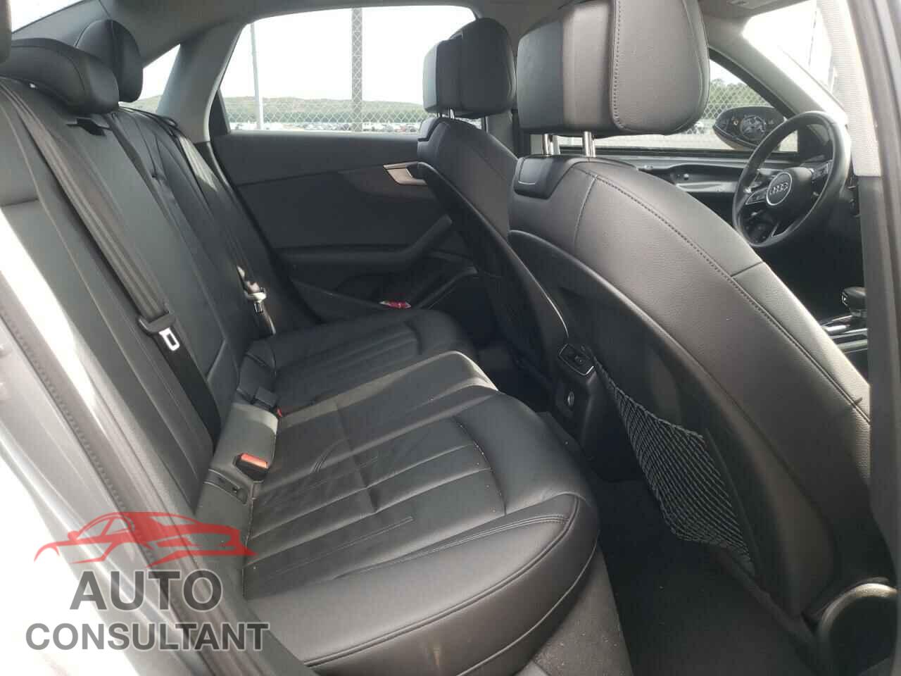 AUDI A4 2018 - WAUDNAF43JA135257