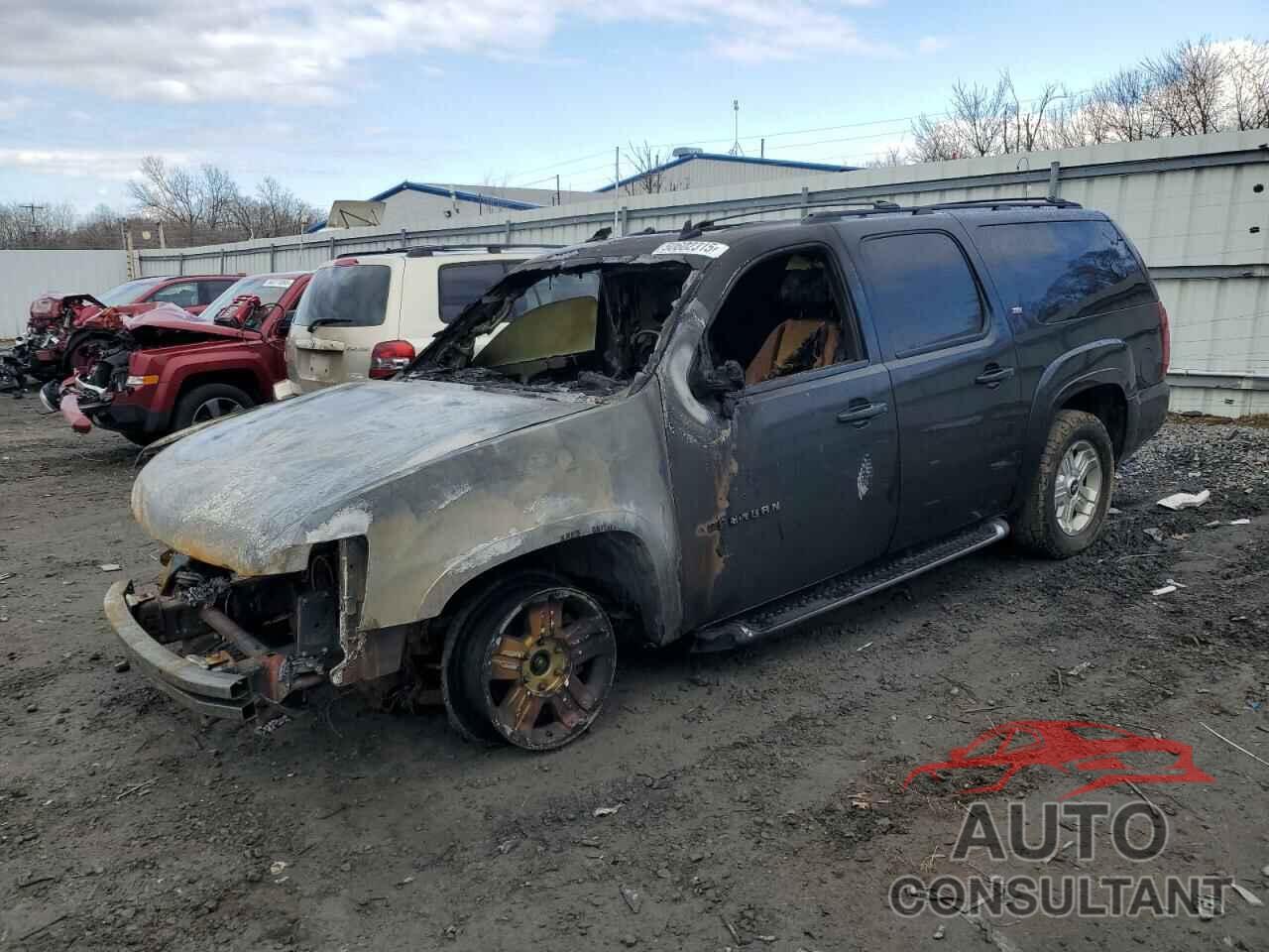 CHEVROLET SUBURBAN 2013 - 1GNSKJE72DR153552