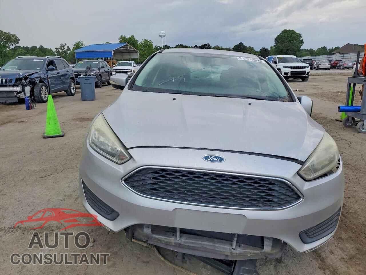 FORD FOCUS 2015 - 1FADP3F29FL365362