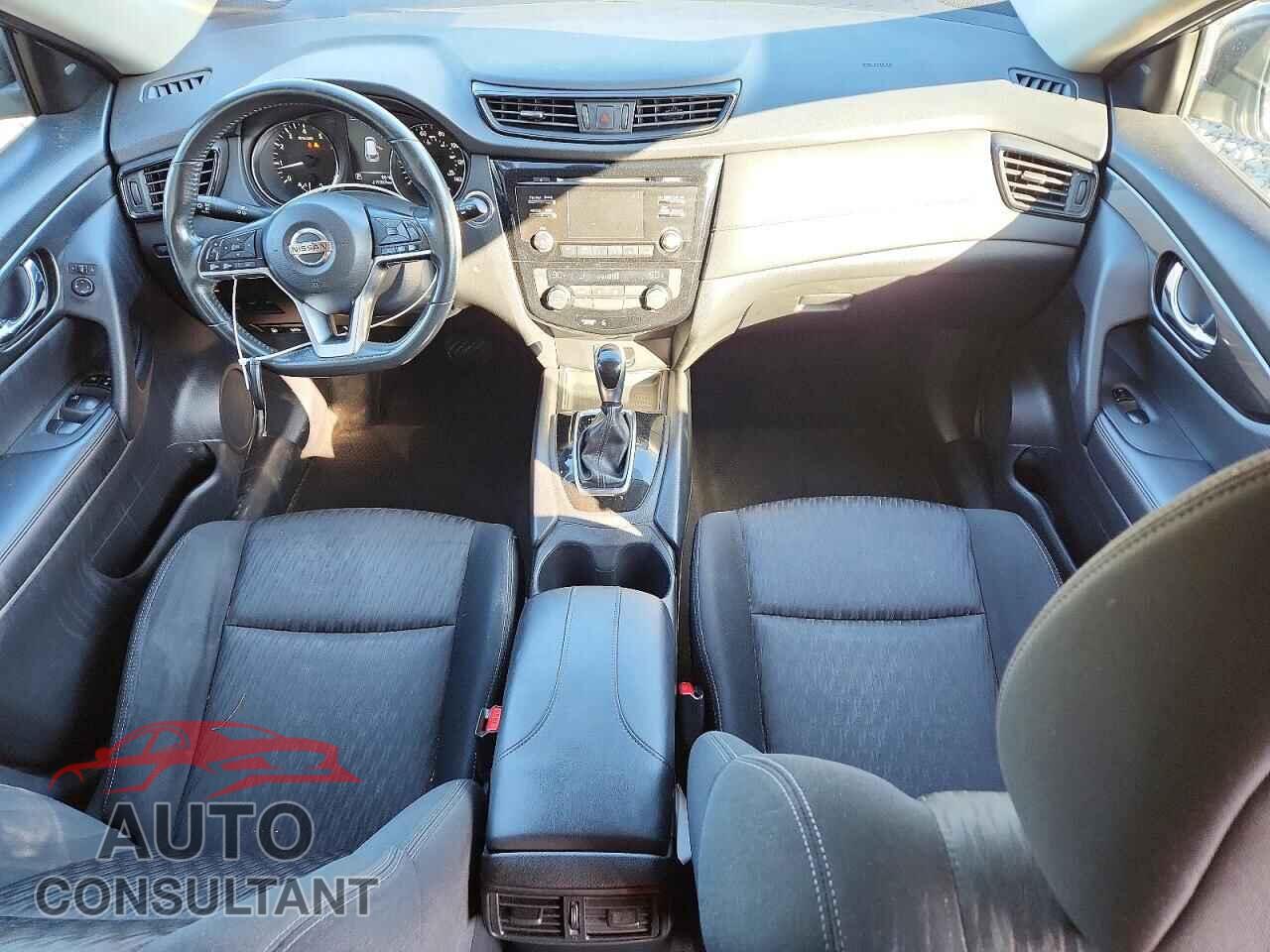 NISSAN ROGUE 2017 - KNMAT2MV0HP530940
