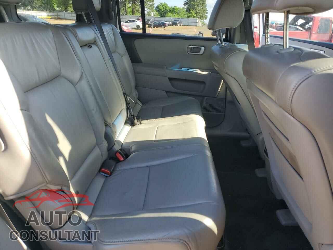 HONDA PILOT 2011 - 5FNYF3H67BB032606
