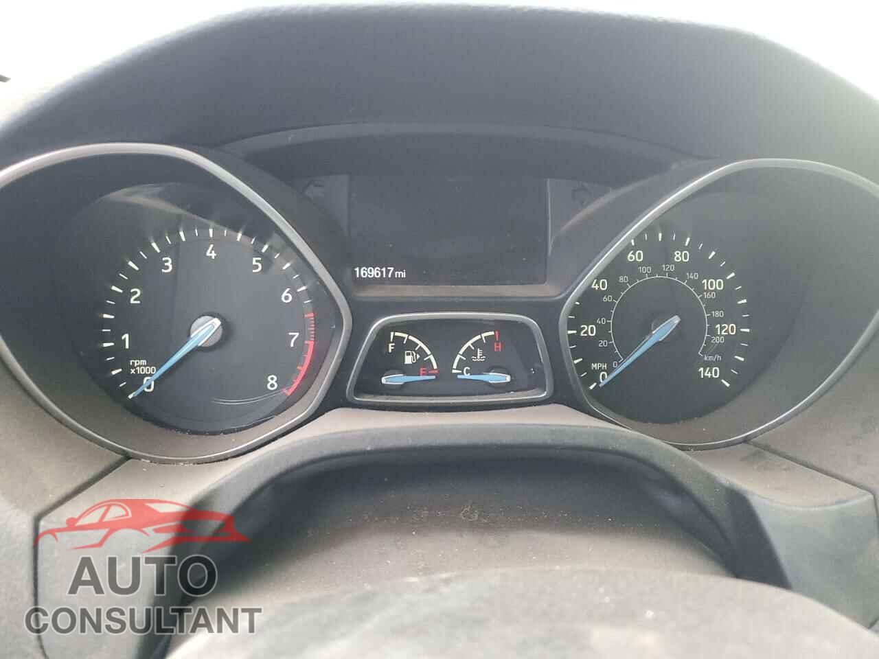 FORD FOCUS 2015 - 1FADP3K2XFL369636