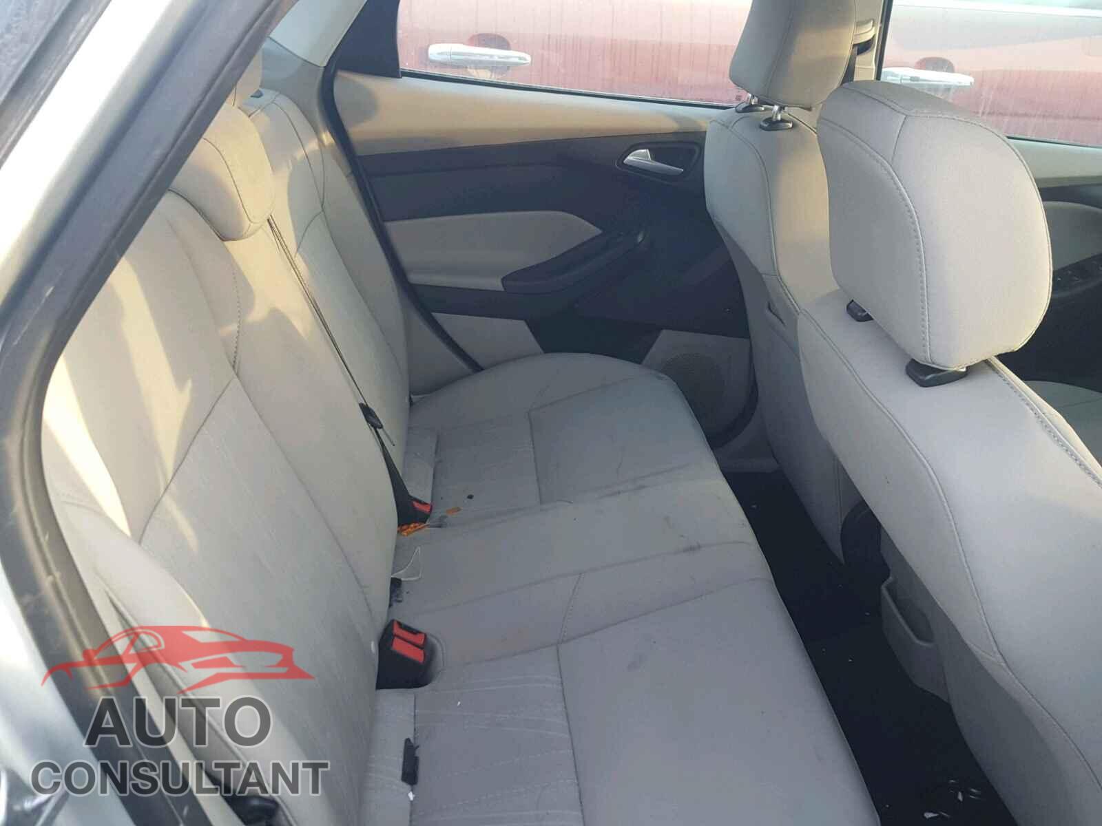 FORD FOCUS SE 2016 - 1FADP3F22GL254699