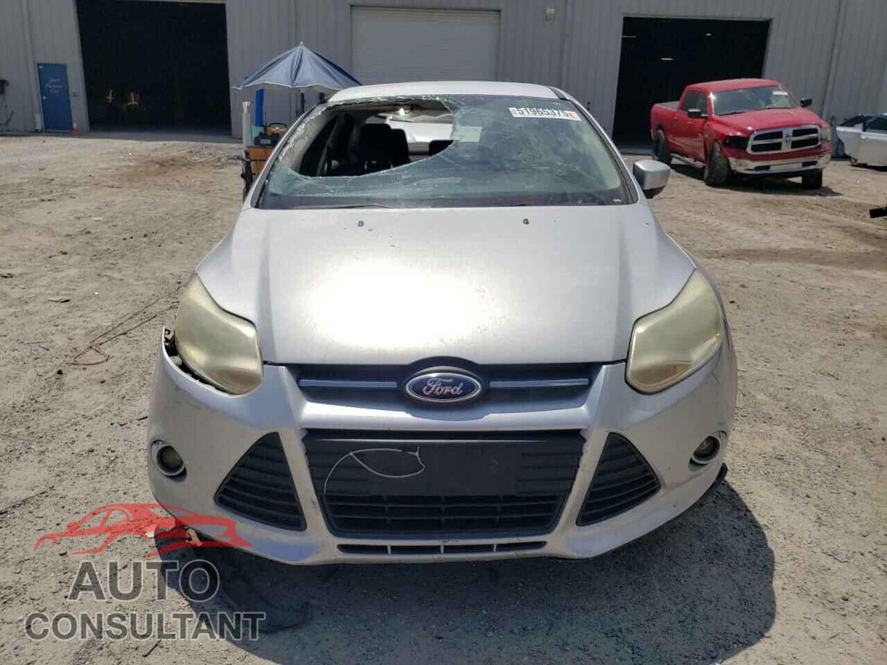 FORD FOCUS 2012 - 1FAHP3F26CL201547