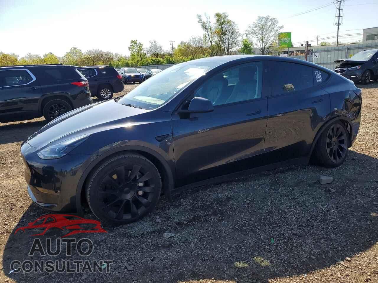 TESLA MODEL Y 2024 - 7SAYGAEE8RF080979