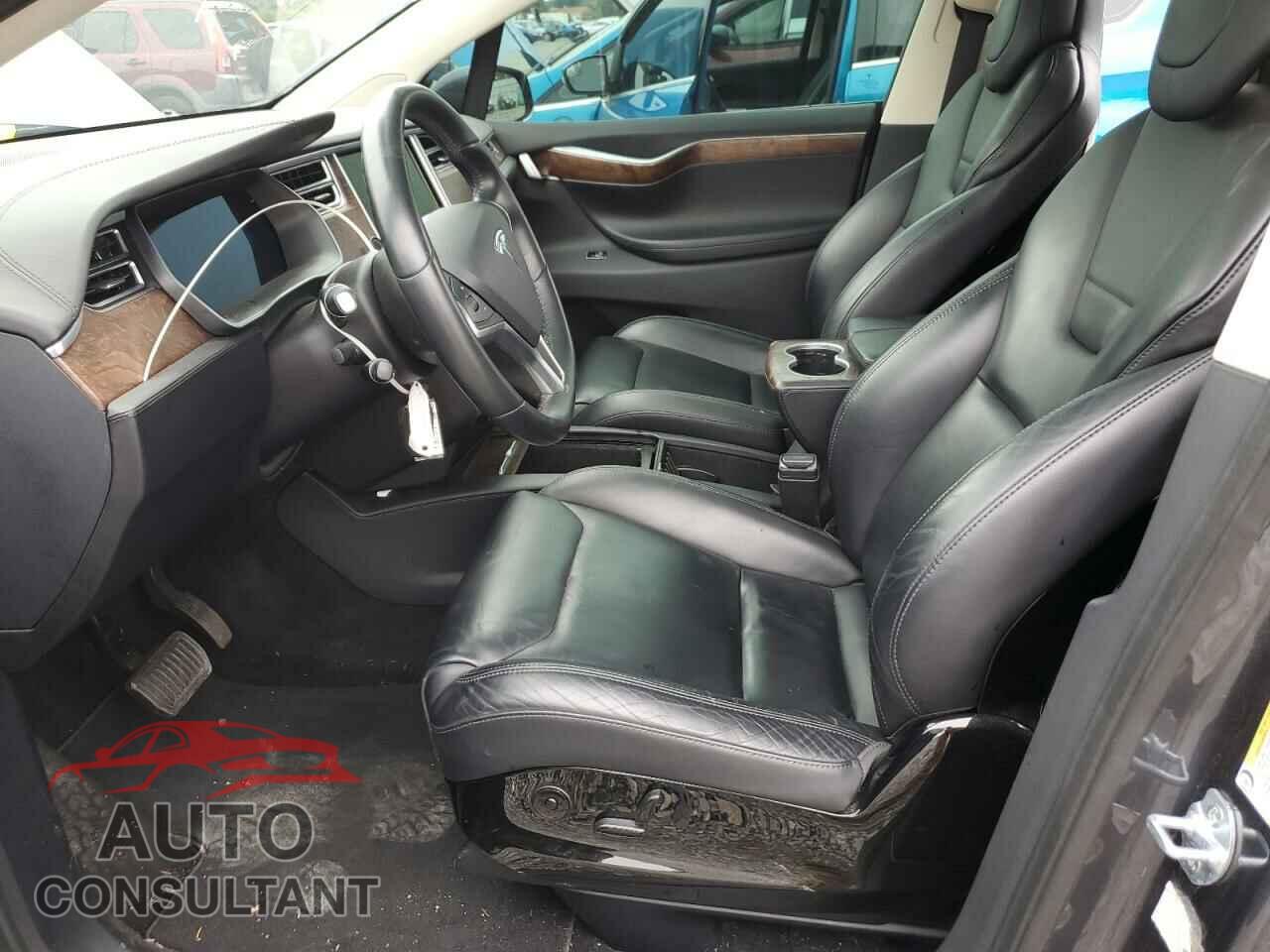 TESLA MODEL X 2016 - 5YJXCBE21GF004906