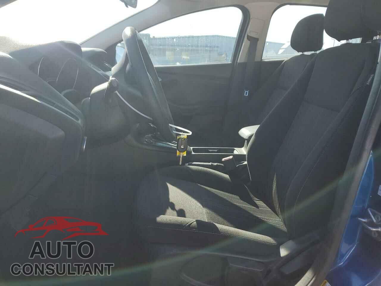 FORD FOCUS 2018 - 1FADP3FE4JL223973