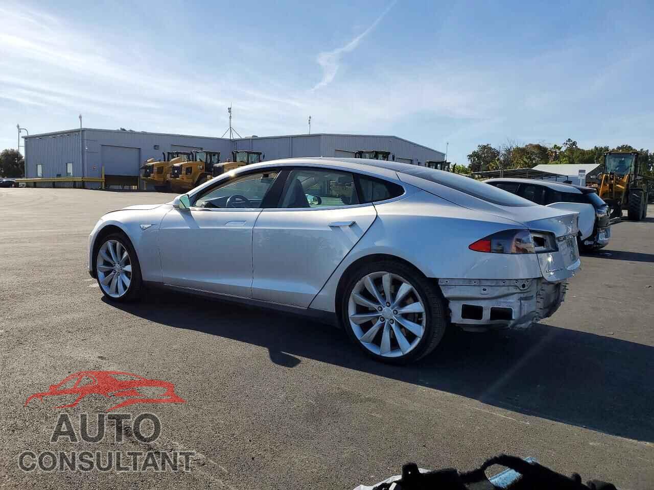 TESLA MODEL S 2013 - 5YJSA1DP3DFP04204