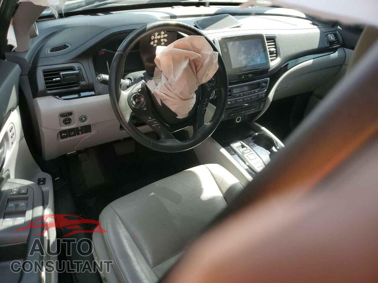 HONDA PILOT 2017 - 5FNYF6H90HB063121