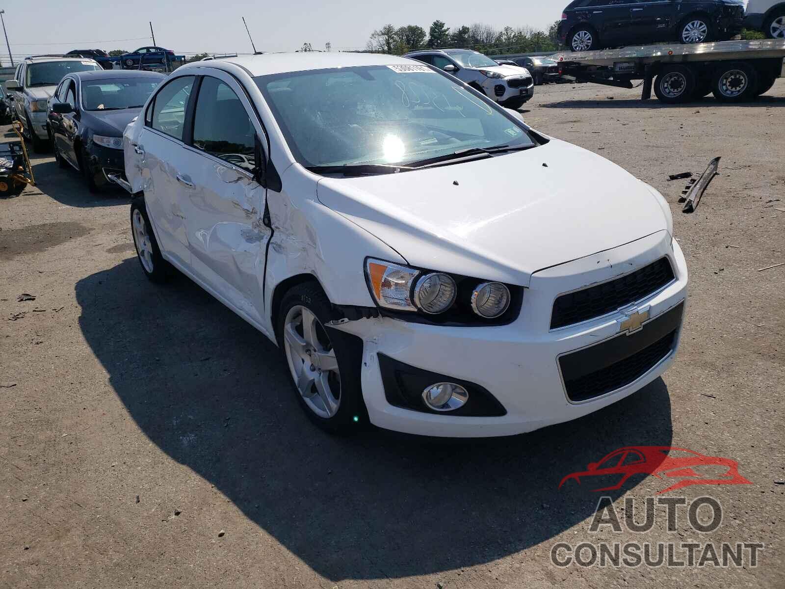 CHEVROLET SONIC 2016 - 1G1JE5SB8G4152721