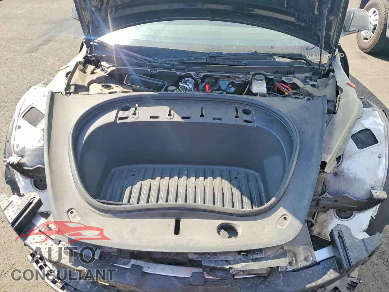 TESLA MODEL 3 2024 - 5YJ3E1EA2RF752125