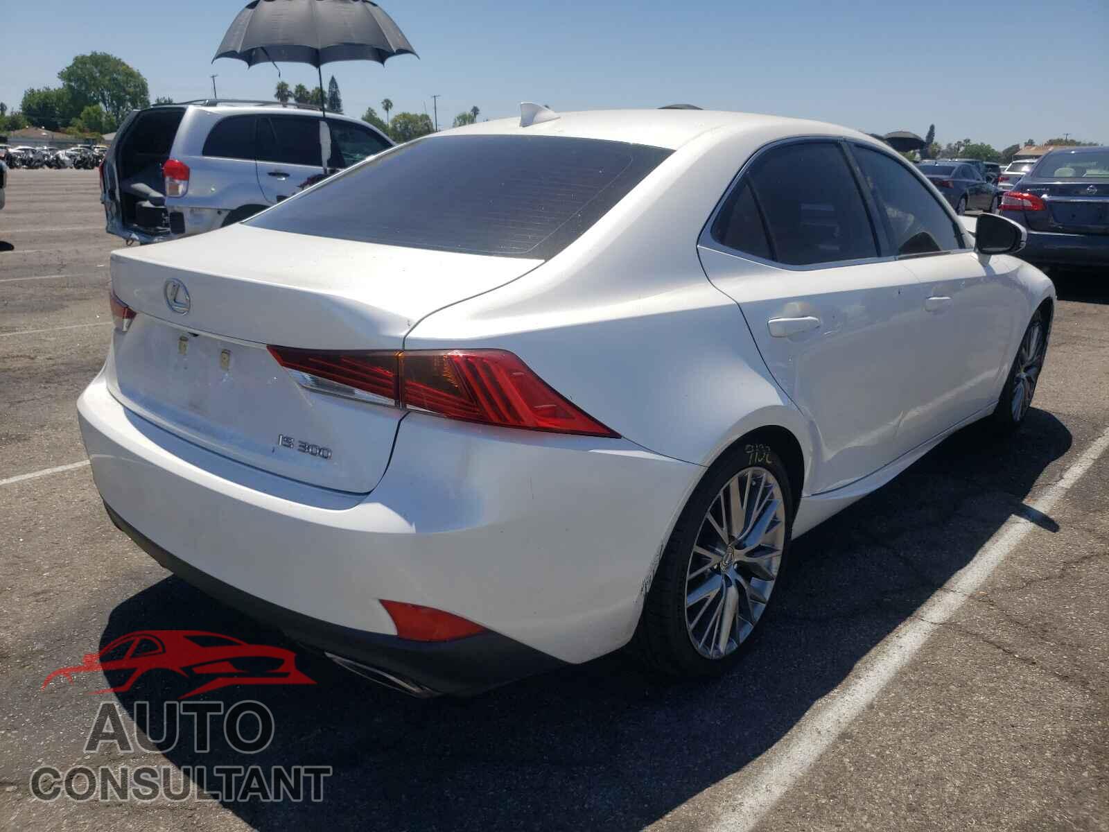 LEXUS IS 2018 - JTHBA1D21J5071458