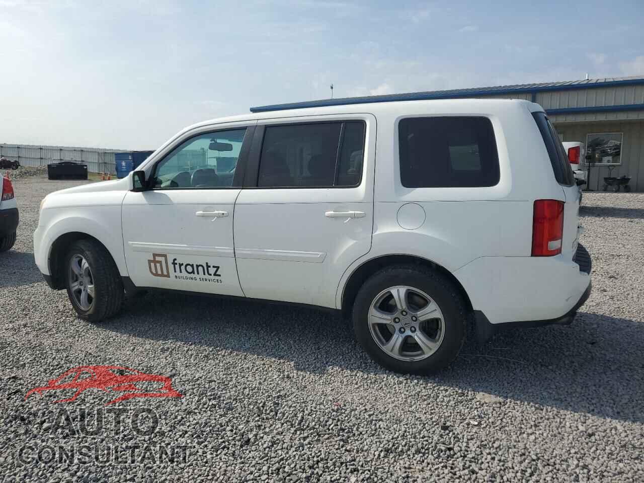 HONDA PILOT 2015 - 5FNYF4H50FB003645