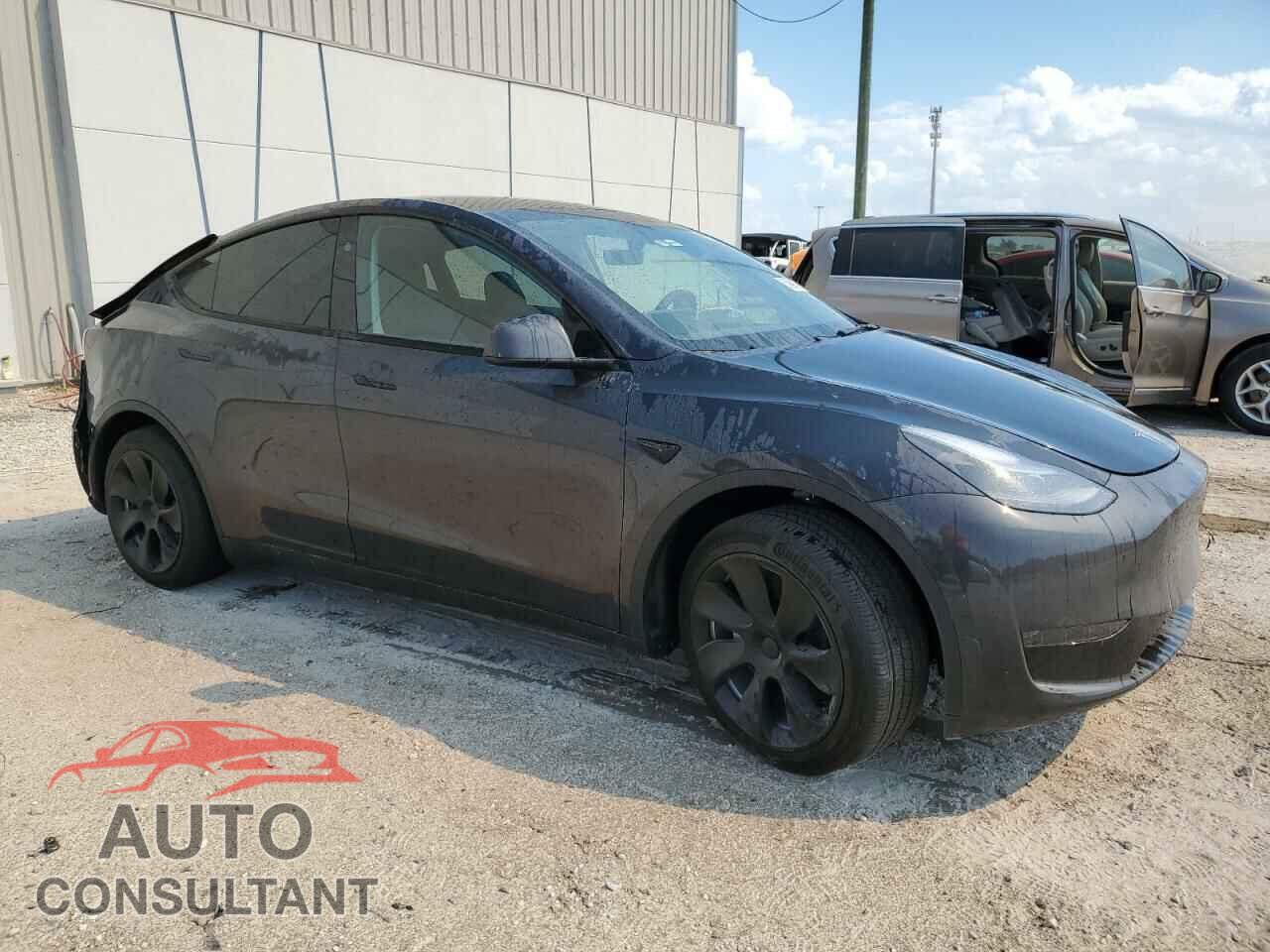 TESLA MODEL Y 2024 - 7SAYGDED2RF008507